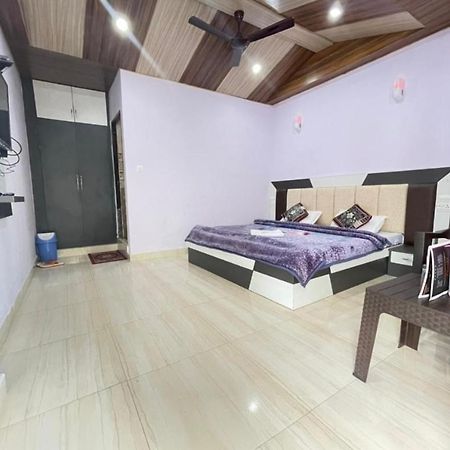 Oak Wood Homestay Banikhet Dalhousie Extérieur photo