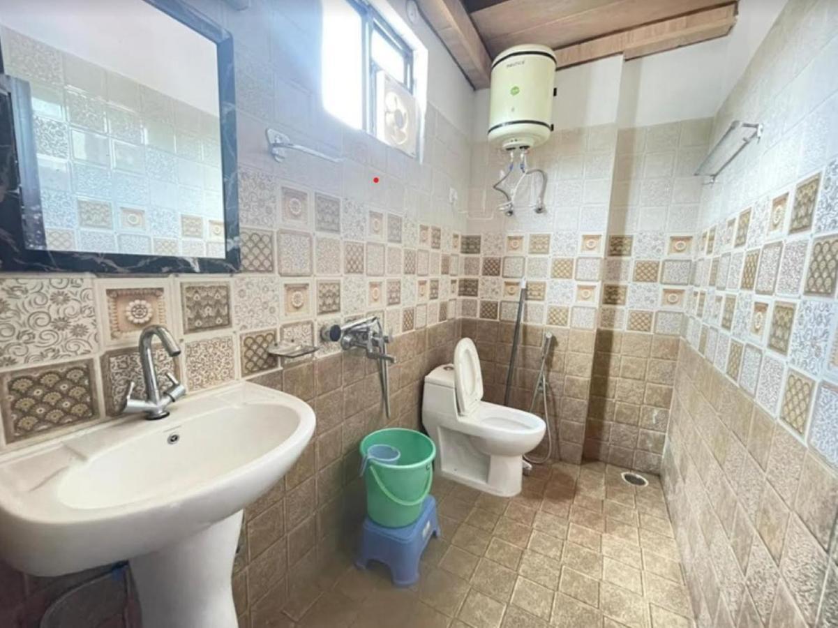 Oak Wood Homestay Banikhet Dalhousie Extérieur photo