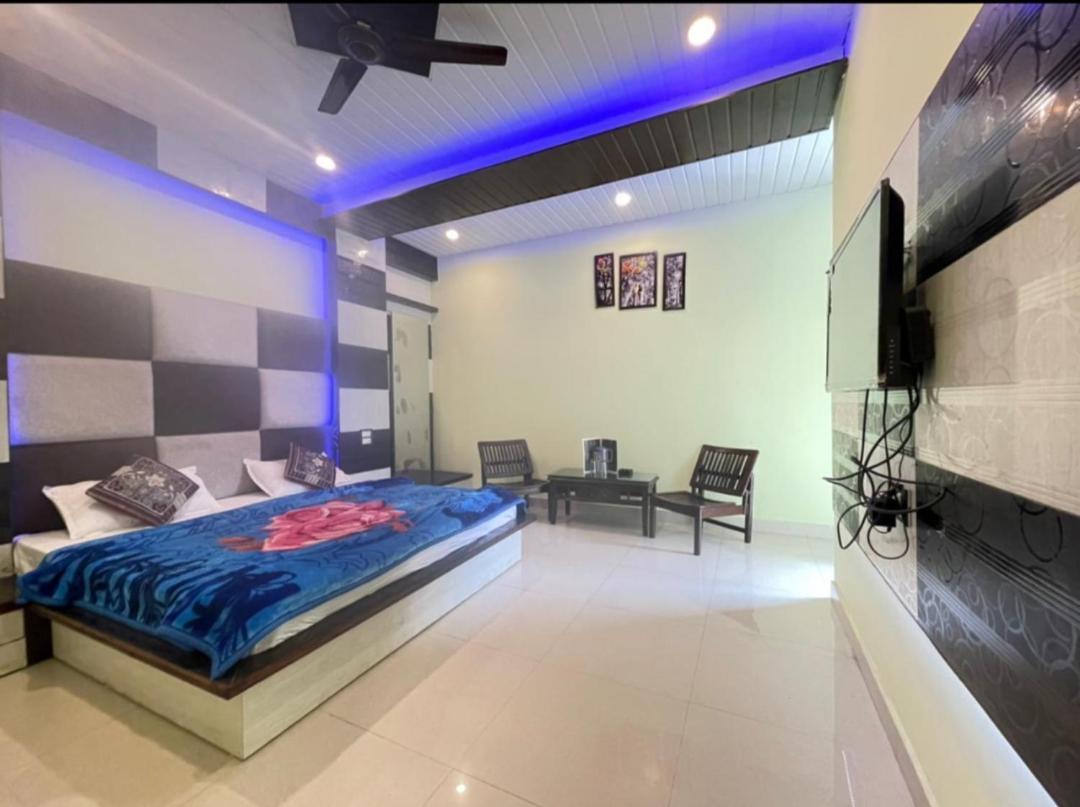 Oak Wood Homestay Banikhet Dalhousie Extérieur photo